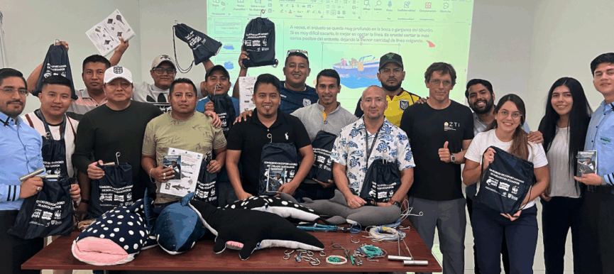 Longline fleet in Ecuador presents new guide for the safe release of protected sharks and raysLaunched on International Shark Awareness Day